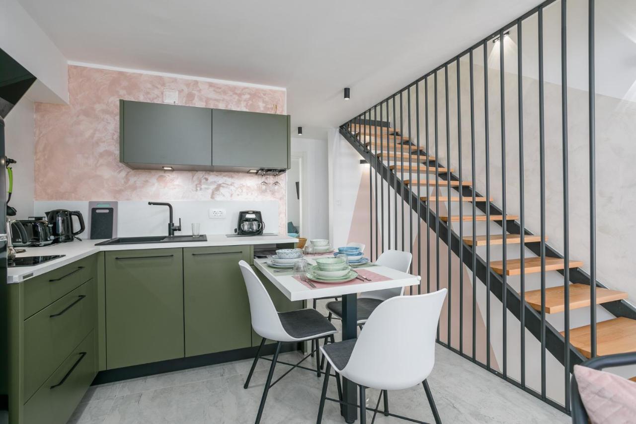 Apartmen Plus U Centru Blizu Plaze ニヴィーチェ エクステリア 写真