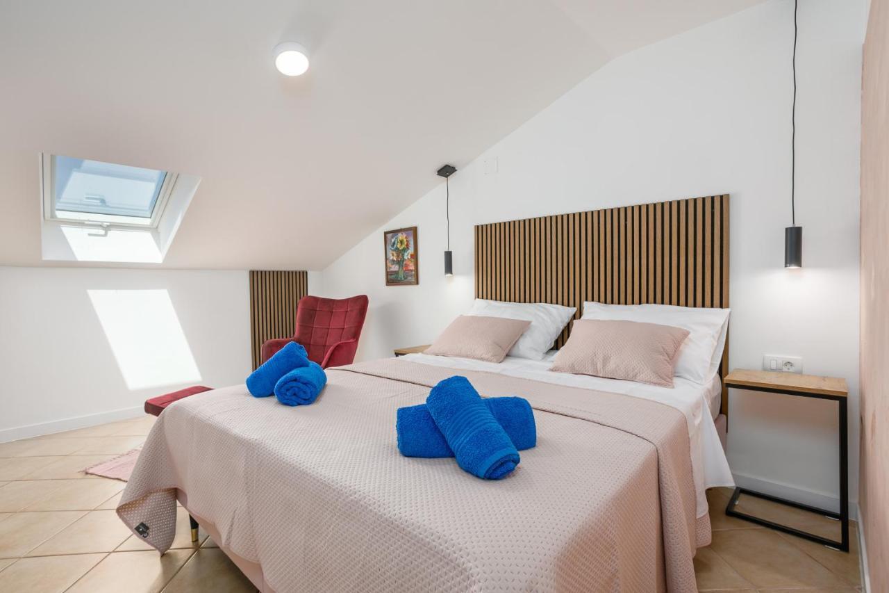 Apartmen Plus U Centru Blizu Plaze ニヴィーチェ エクステリア 写真