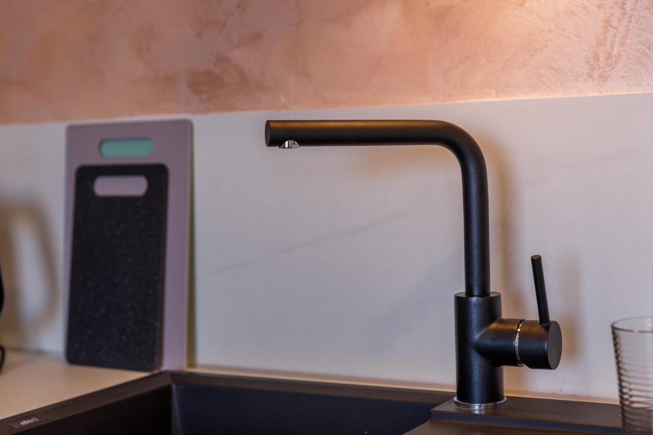Apartmen Plus U Centru Blizu Plaze ニヴィーチェ エクステリア 写真